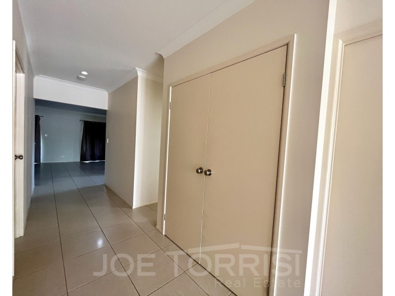 16 Leinster Drive, Mareeba QLD 4880