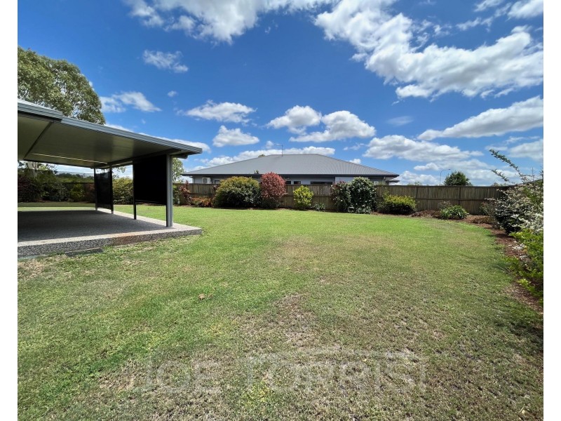 16 Leinster Drive, Mareeba QLD 4880