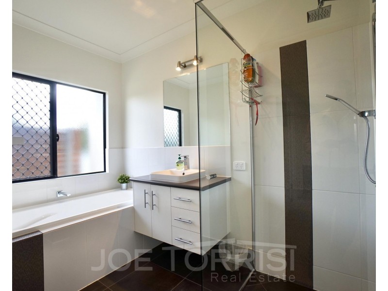 11 Catherine Atherton Drive, Mareeba QLD 4880