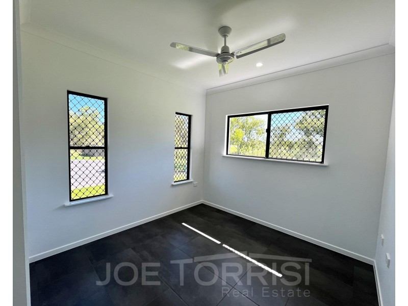 8 Dural Close, Mareeba QLD 4880