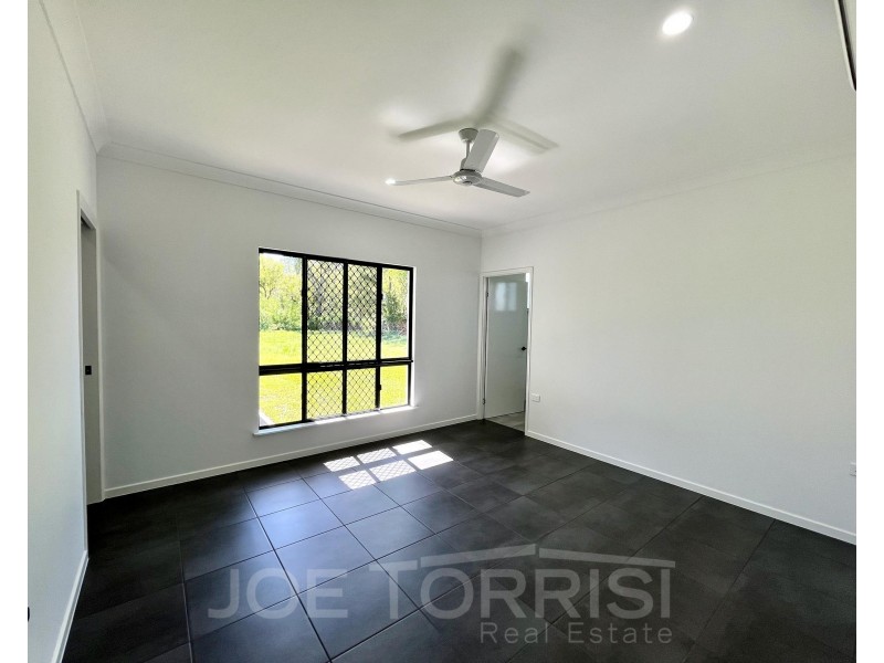 8 Dural Close, Mareeba QLD 4880