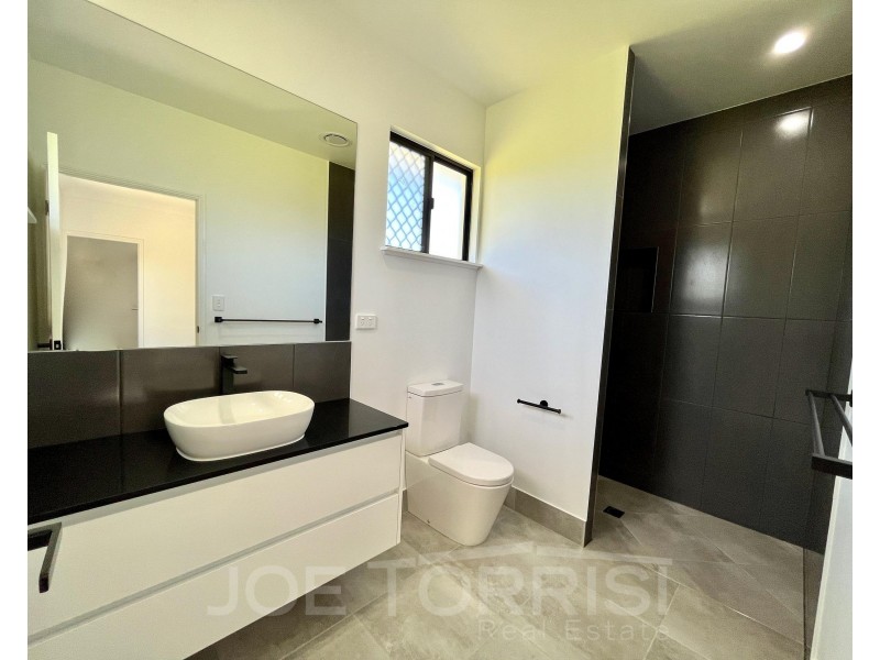 8 Dural Close, Mareeba QLD 4880