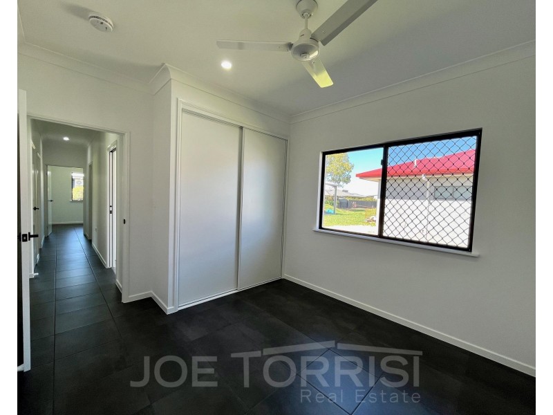 8 Dural Close, Mareeba QLD 4880