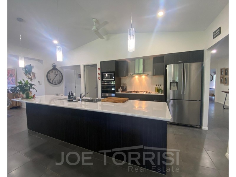 27 Karobean Drive, Mareeba QLD 4880