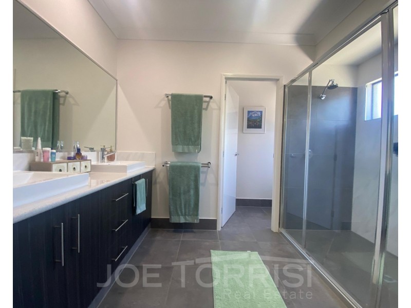 27 Karobean Drive, Mareeba QLD 4880