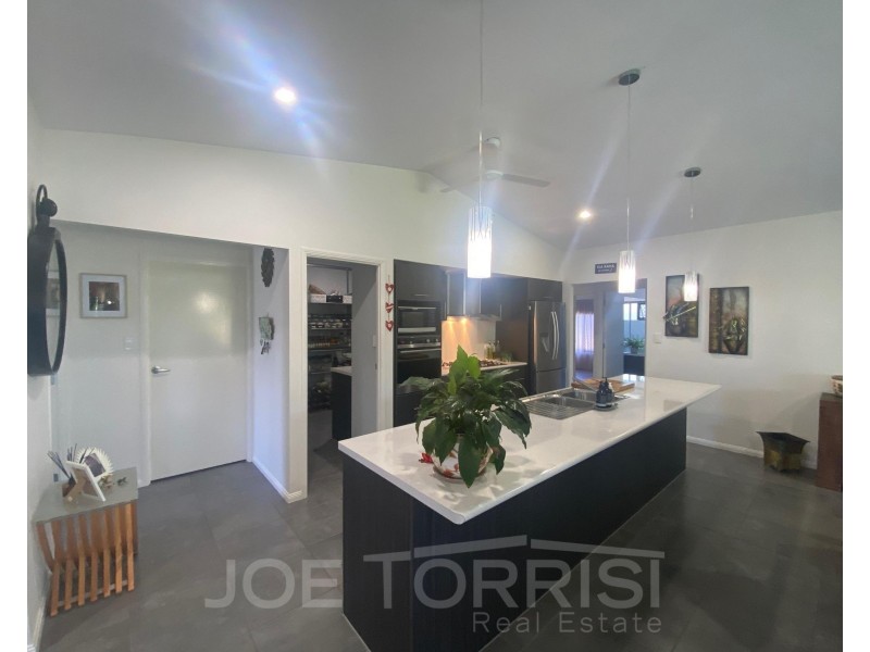 27 Karobean Drive, Mareeba QLD 4880