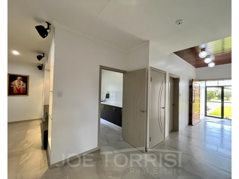 15 Wren Close, Mareeba QLD 4880