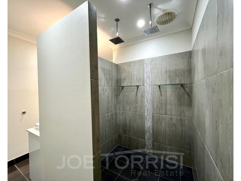 2 Curlew Close, Mareeba QLD 4880