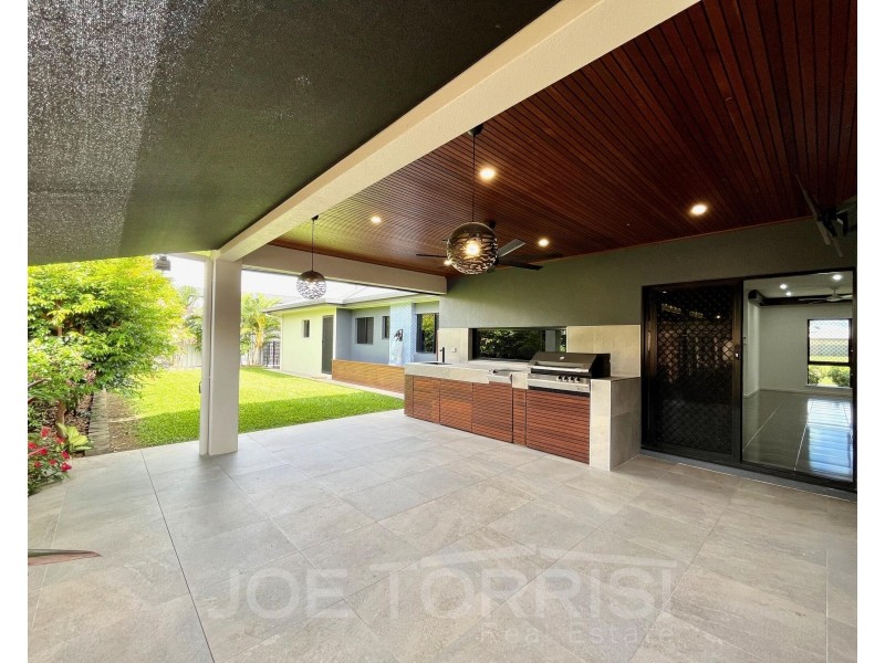 2 Curlew Close, Mareeba QLD 4880