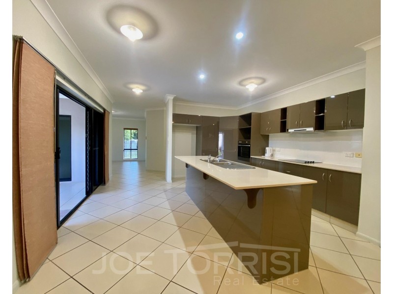 14 River Drive, Mareeba QLD 4880