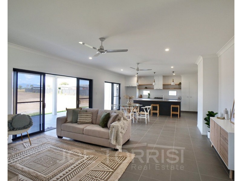 2 Merindah Close, Mareeba QLD 4880