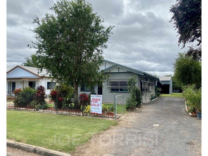 33 Robins Street, Mareeba QLD 4880