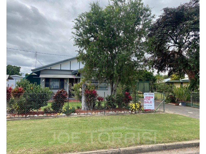 33 Robins Street, Mareeba QLD 4880