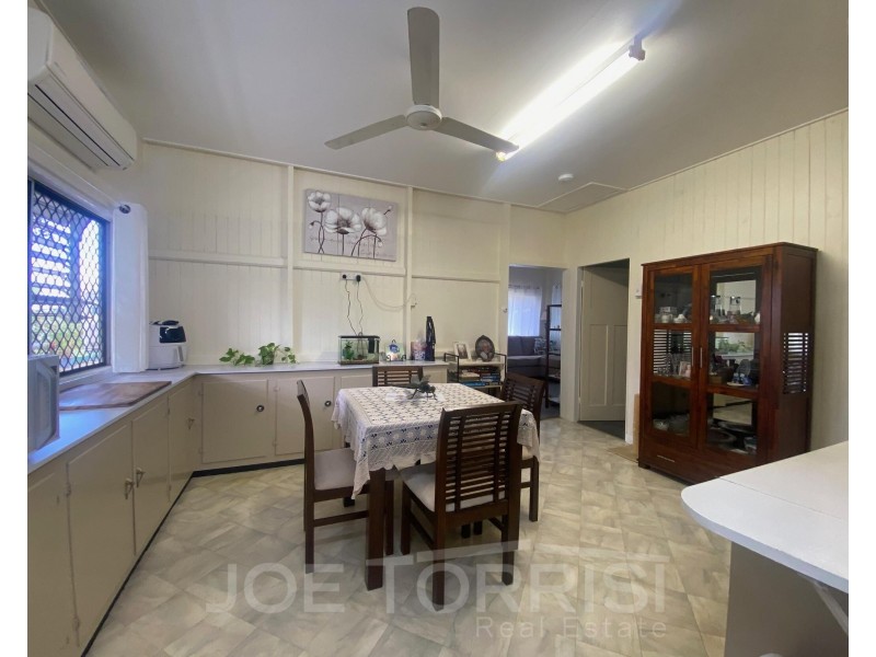 33 Robins Street, Mareeba QLD 4880