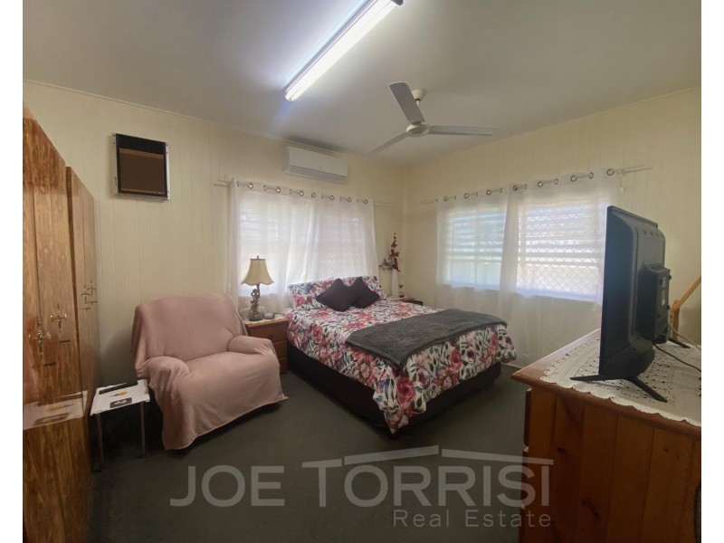 33 Robins Street, Mareeba QLD 4880