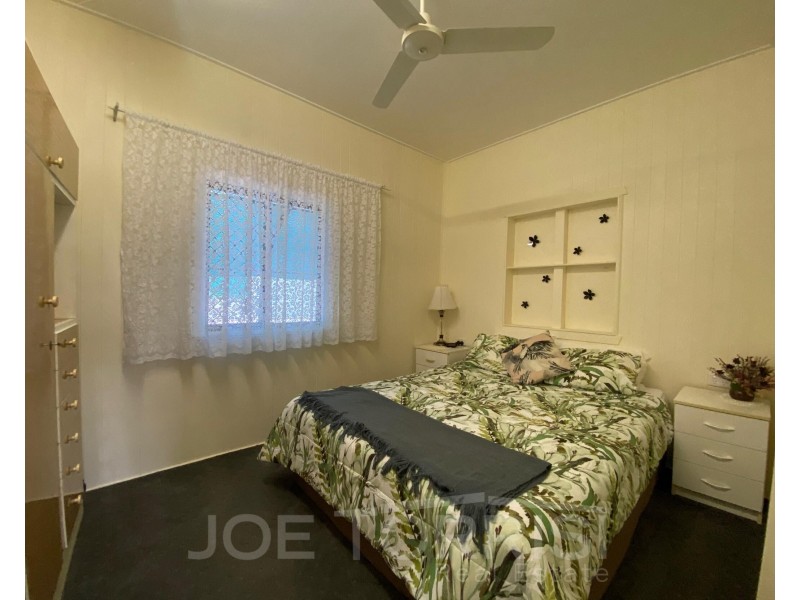 33 Robins Street, Mareeba QLD 4880