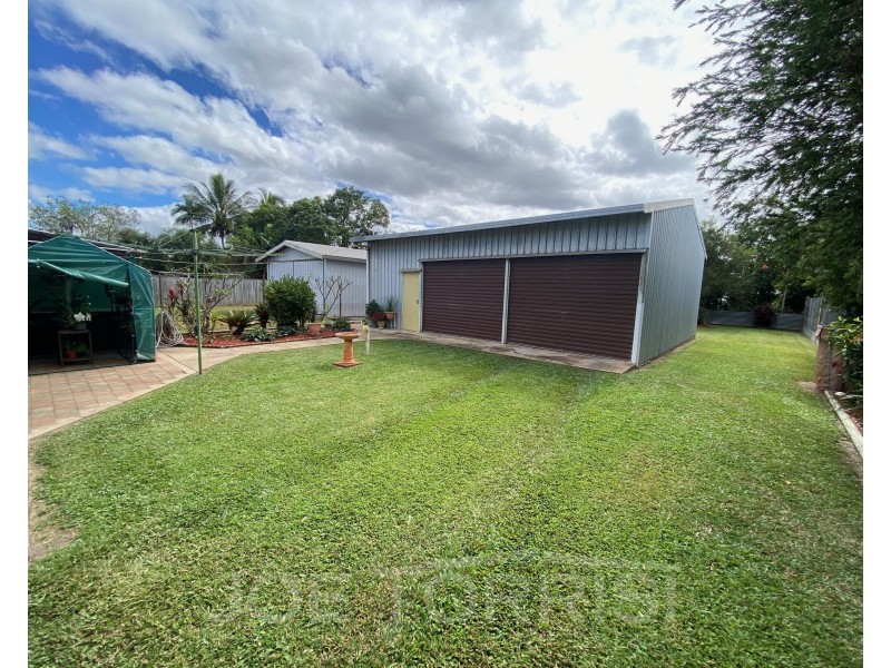 33 Robins Street, Mareeba QLD 4880
