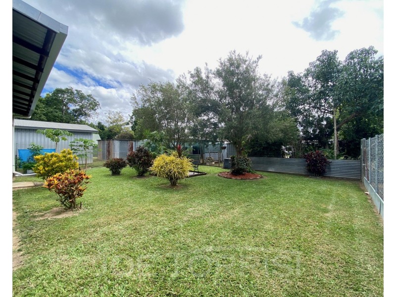 33 Robins Street, Mareeba QLD 4880