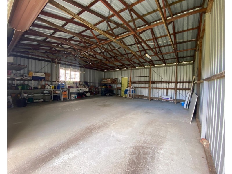 33 Robins Street, Mareeba QLD 4880