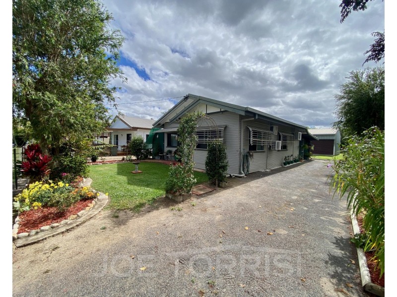 33 Robins Street, Mareeba QLD 4880