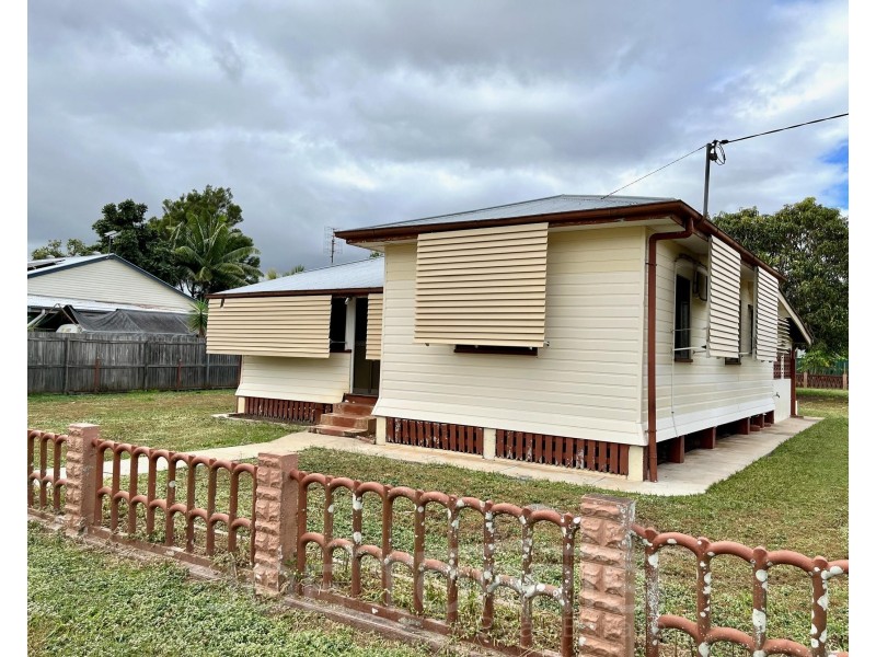 27 Vaughan Street, Mareeba QLD 4880