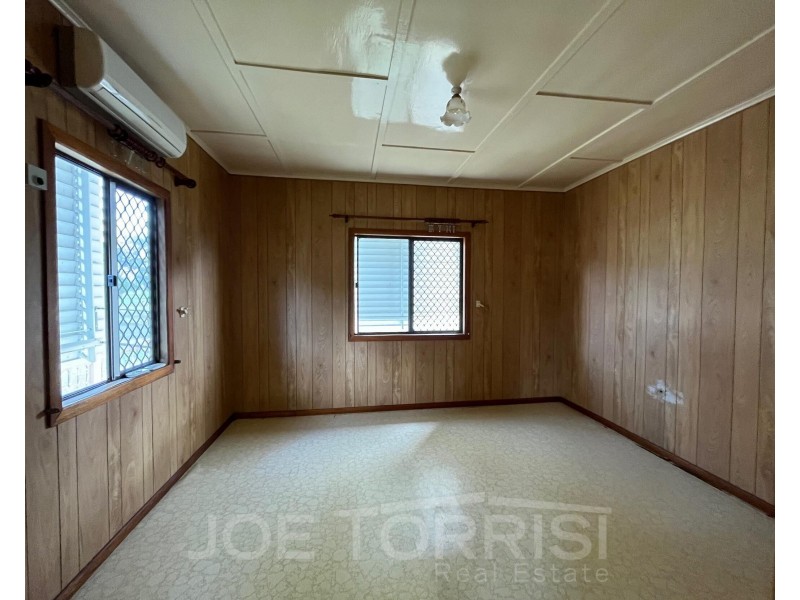 27 Vaughan Street, Mareeba QLD 4880