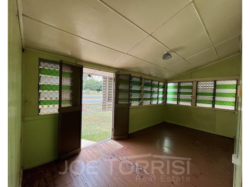 27 Vaughan Street, Mareeba QLD 4880