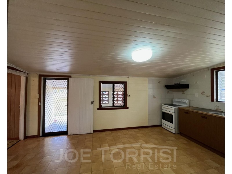27 Vaughan Street, Mareeba QLD 4880