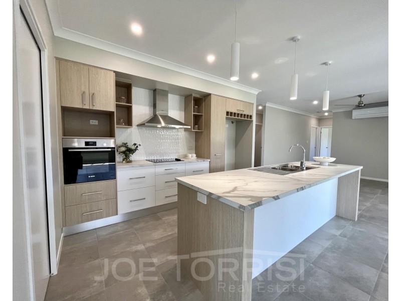 60 Karobean Drive, Mareeba QLD 4880