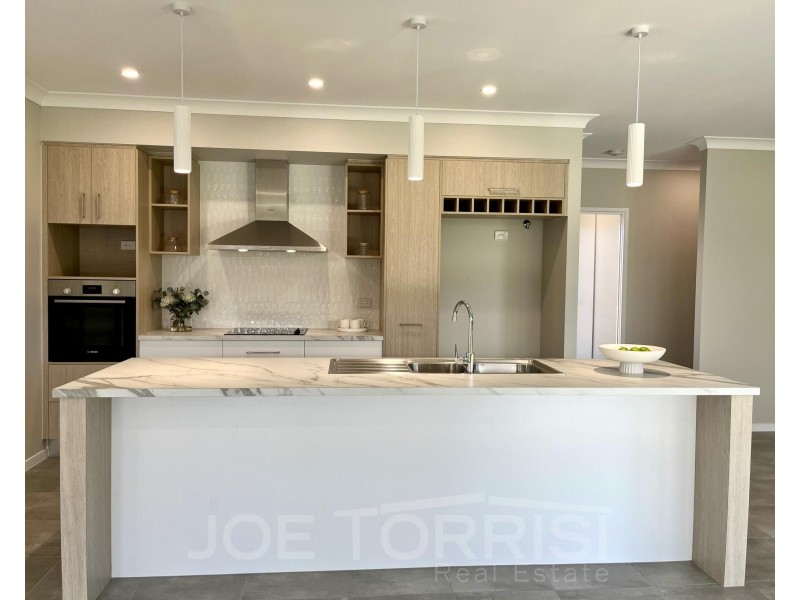 60 Karobean Drive, Mareeba QLD 4880