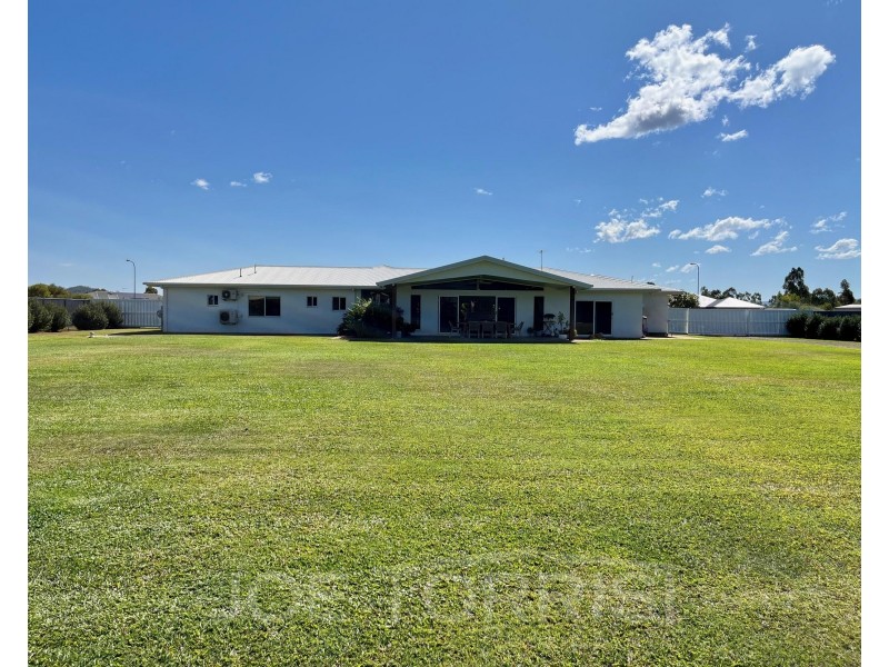 6 Norman Street, Mareeba QLD 4880