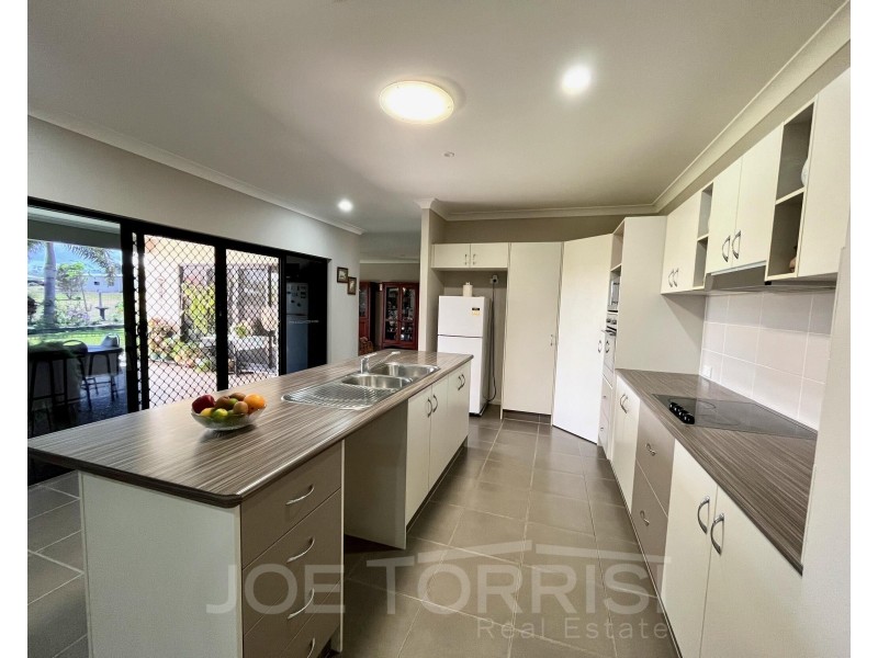 93 Hoolahan Drive, Mareeba QLD 4880