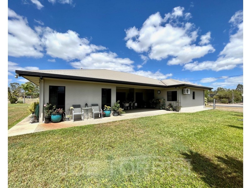 93 Hoolahan Drive, Mareeba QLD 4880