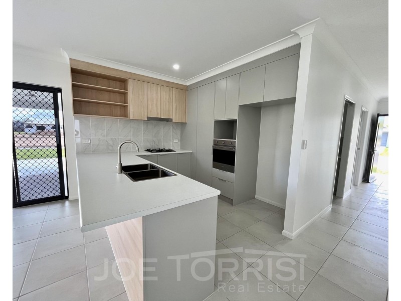 66 Karobean Drive, Mareeba QLD 4880