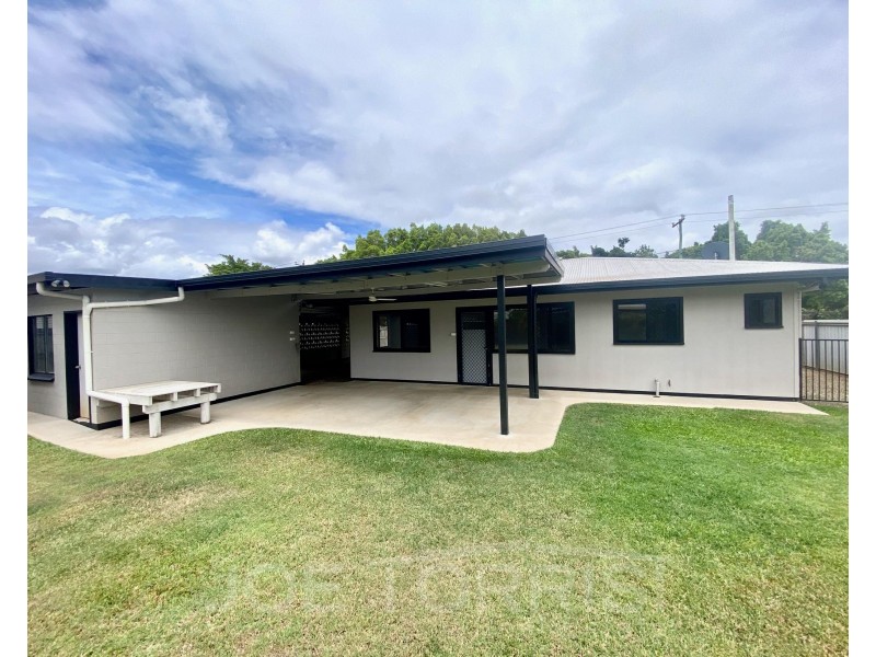 11 Borland Street, Mareeba QLD 4880