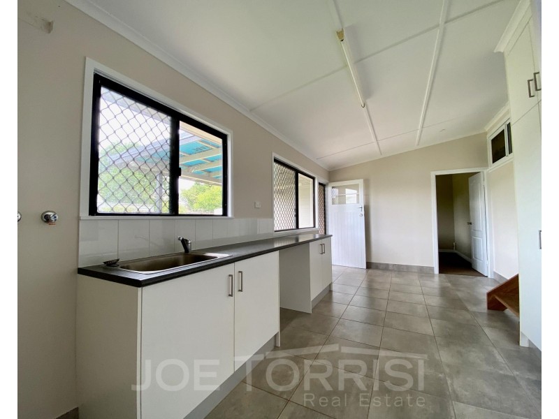 11 Borland Street, Mareeba QLD 4880