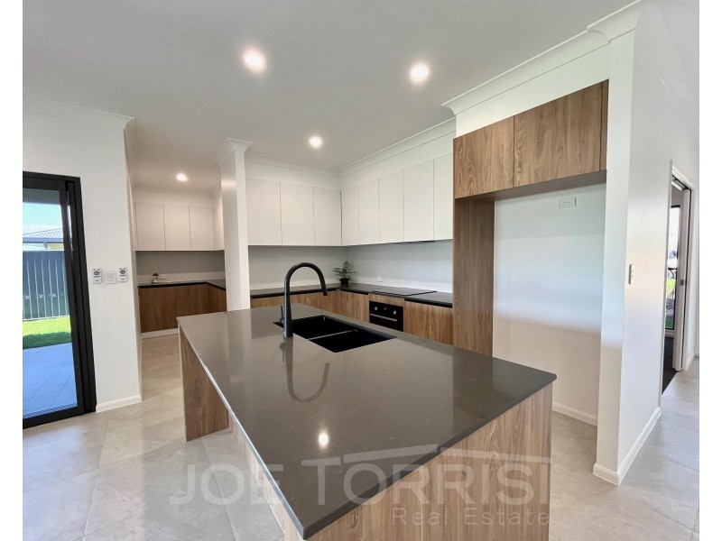 10 Pietro Court, Mareeba QLD 4880