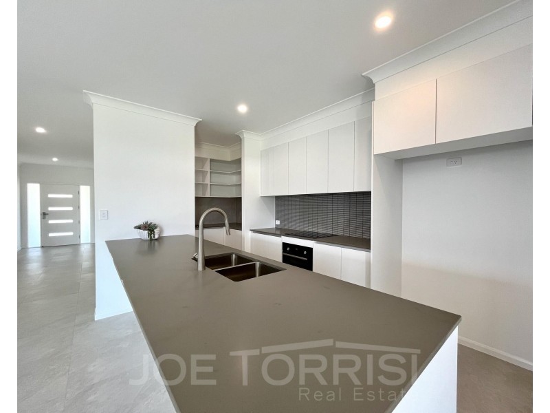 8 Pietro Court, Mareeba QLD 4880