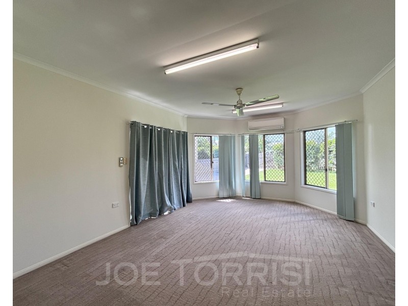 2 Palm Close, Mareeba QLD 4880