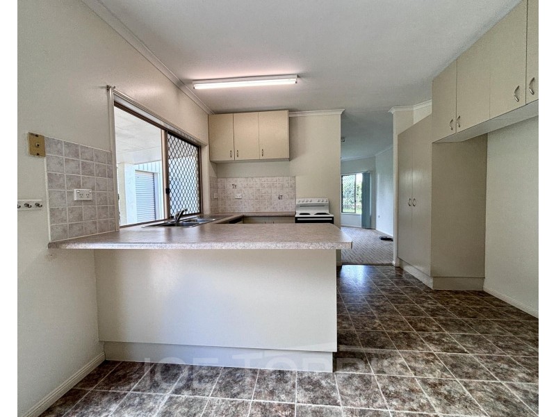 2 Palm Close, Mareeba QLD 4880