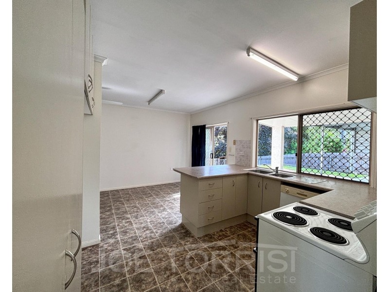 2 Palm Close, Mareeba QLD 4880