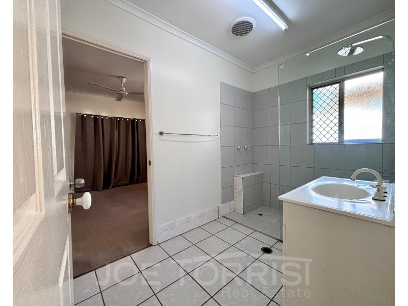 2 Palm Close, Mareeba QLD 4880