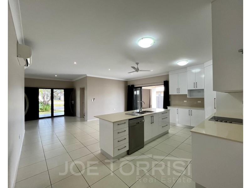 12 Mirrabook Avenue, Mareeba QLD 4880