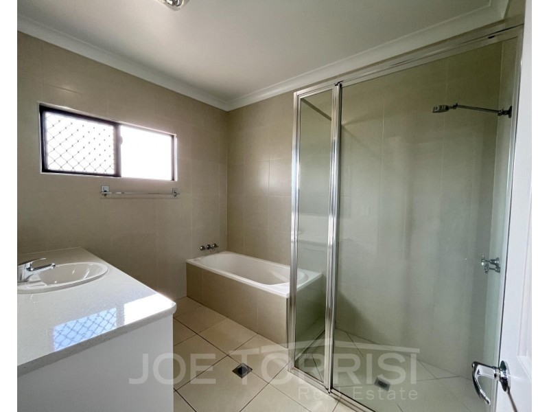 12 Mirrabook Avenue, Mareeba QLD 4880