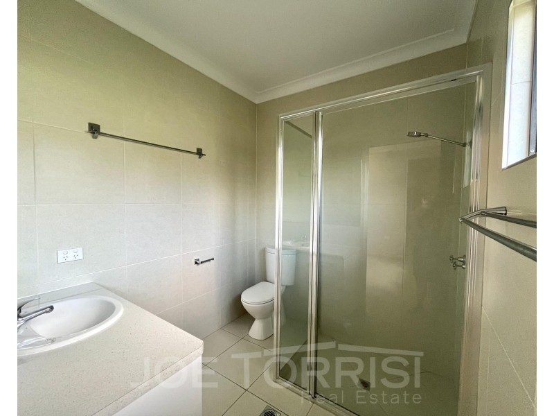 12 Mirrabook Avenue, Mareeba QLD 4880