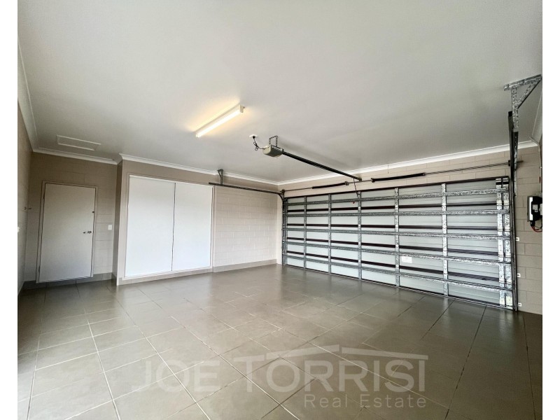 12 Mirrabook Avenue, Mareeba QLD 4880