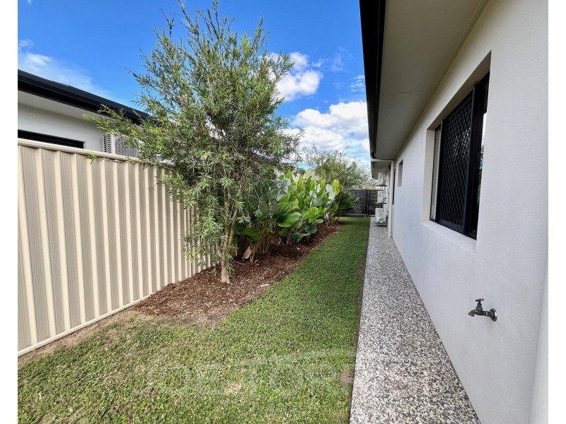 12 Mirrabook Avenue, Mareeba QLD 4880