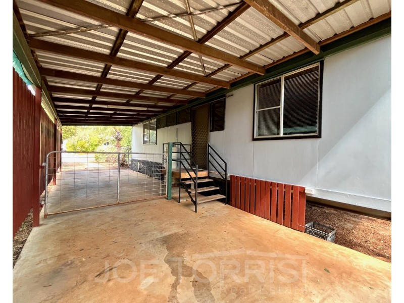 17 Rains Street, Mareeba QLD 4880