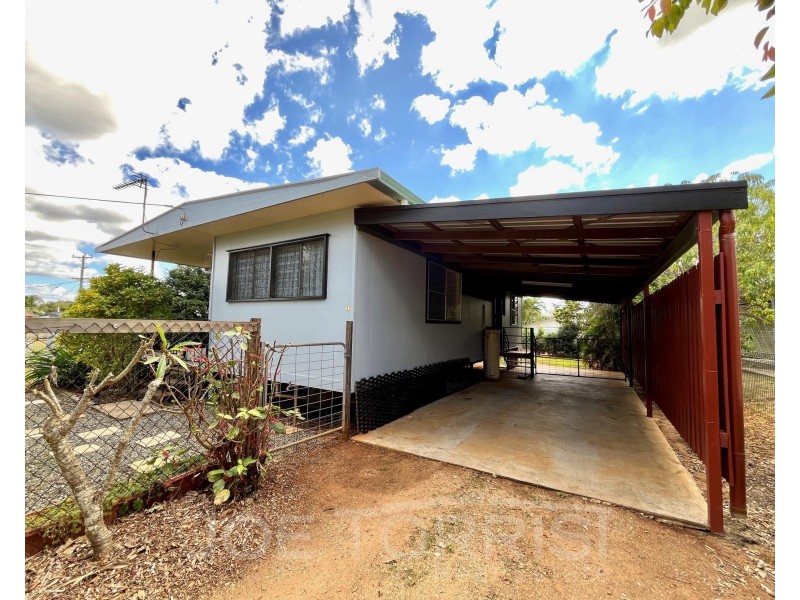 17 Rains Street, Mareeba QLD 4880