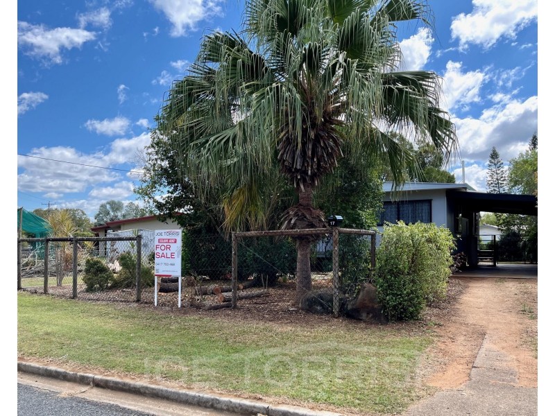 17 Rains Street, Mareeba QLD 4880